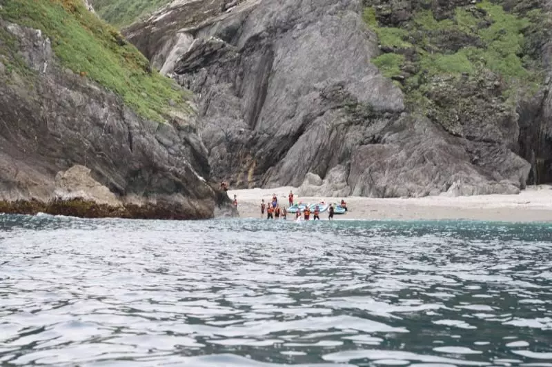 絕美藍色秘境!齊柏林眼中的美麗陸連島 蘇澳鎮長帶團探索