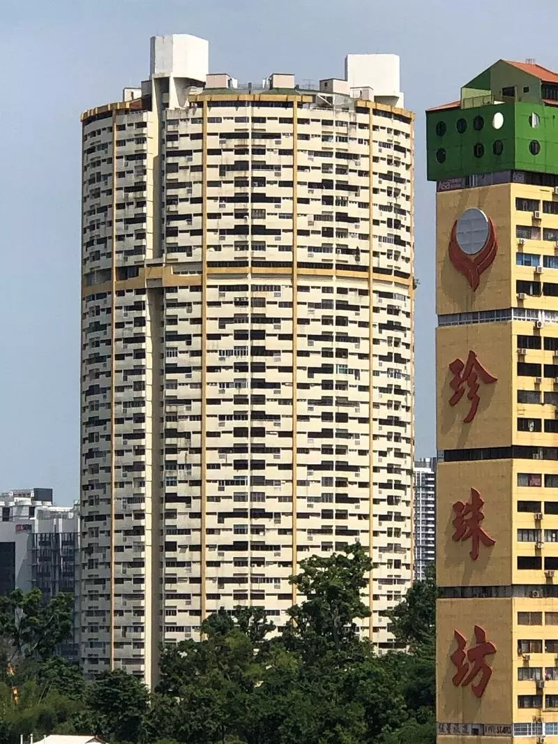 新加坡最貴風景最美的公寓樓,估計就是戴「皇冠」的它了