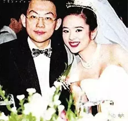 被譽為「1990年代最可愛女孩」葉蘊儀。14歲走紅23歲閃婚27歲「失婚跌落谷底」 如今46歲浴火重生美翻!