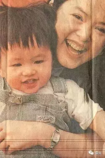被譽為「1990年代最可愛女孩」葉蘊儀。14歲走紅23歲閃婚27歲「失婚跌落谷底」 如今46歲浴火重生美翻!