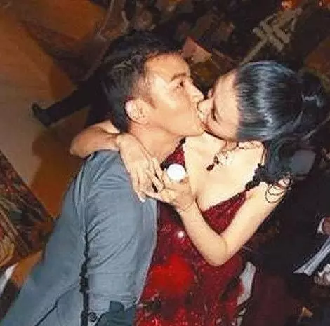 她曾對劉愷威不屑一顧,卻被多任男友拋棄,今40歲「嫩」成少女!