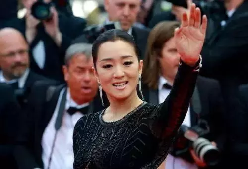 53歲鞏俐嫁給71歲法國女神收割機怎麼了?這麼A才是鞏皇!
