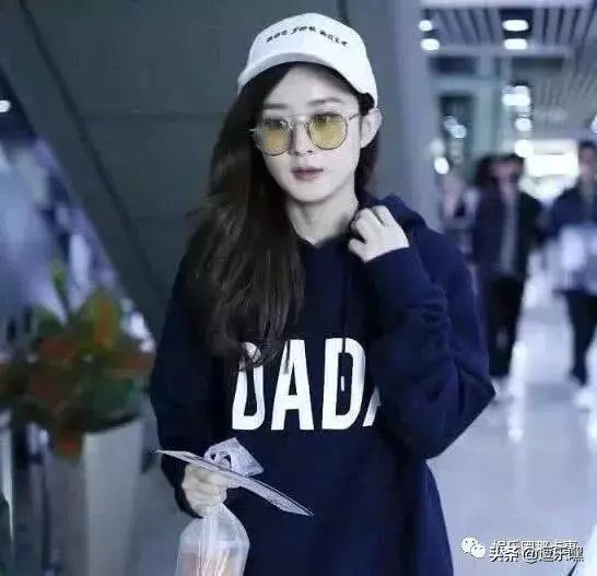 趙麗穎產後首現身,身材走樣,確認過眼神,是生過孩子的人!