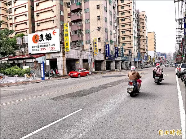 拍板定案!桃園交通局「取消機車不能騎內線」 公布「交通事件發生率」網友驚:怎麼不早改 -