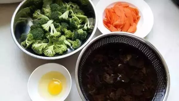 幾道家常素菜美食做法,學會後做給家人吃絕對好吃的停不下筷子!