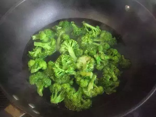 幾道家常素菜美食做法,學會後做給家人吃絕對好吃的停不下筷子!