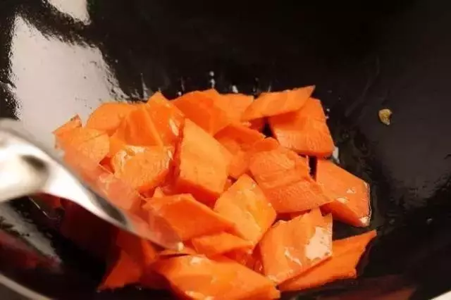 幾道家常素菜美食做法,學會後做給家人吃絕對好吃的停不下筷子!