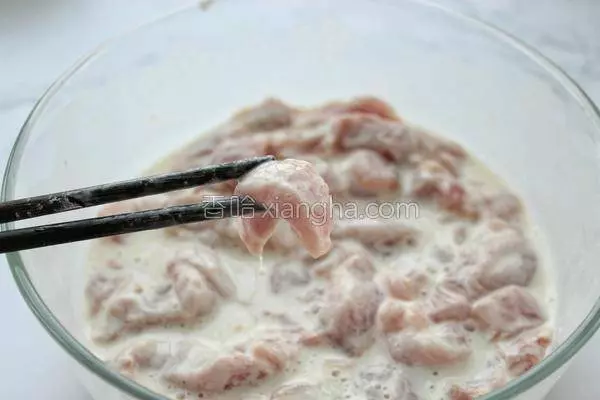 半斤豬肉2個雞蛋,教你做開胃又下飯的家常菜,比小酥肉更好吃!