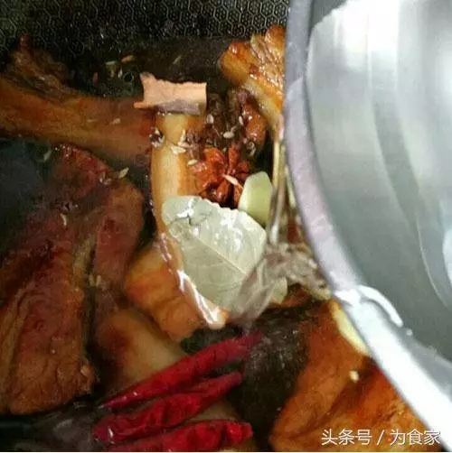 五花肉這樣做肥而不膩,軟糯入味,吃過返尋味
