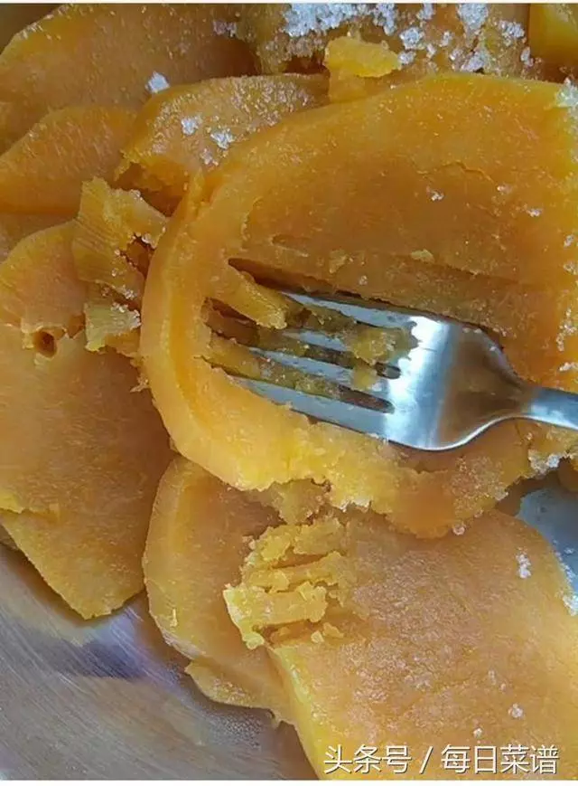 教你做最好吃的紅薯丸子,軟糯香甜,一上桌就搶光