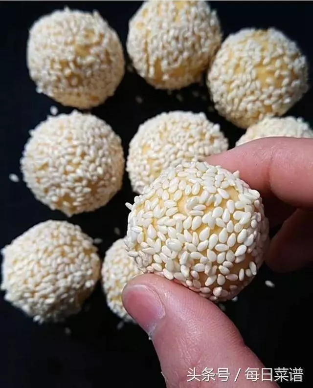教你做最好吃的紅薯丸子,軟糯香甜,一上桌就搶光