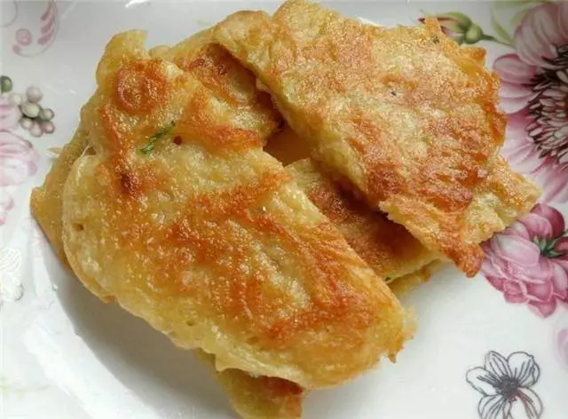 土豆別再炒著吃,換種新做法,咬一口焦香酥脆,簡單易做好吃極了
