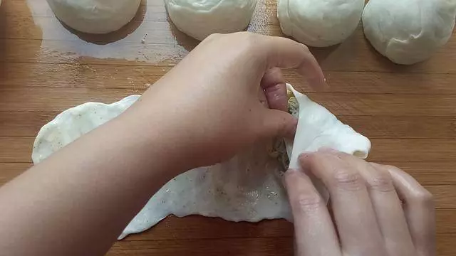 突發奇想用蘿蔔做成煎餅,沒想到出奇的好吃,孩子每天都鬧著要吃