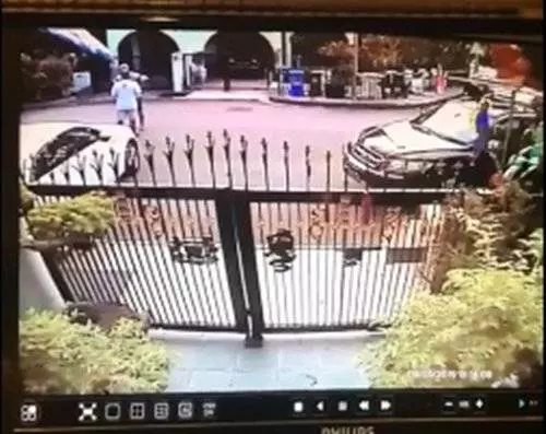 【新加坡】 藝人蔡恩來父親否認推人, 促鄰居不要將兒子拖下水 !