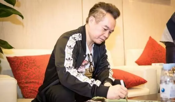 台灣綜藝王康康,如今生病沒辦法接通告,曾經的好友竟欠400萬不還:你越弱,壞人越多