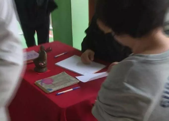 算命說時辰未到!她硬撐17小時「羊水流乾」堅信女兒公主命 狂拖時間「孩子出來後」醫生秒傻眼!