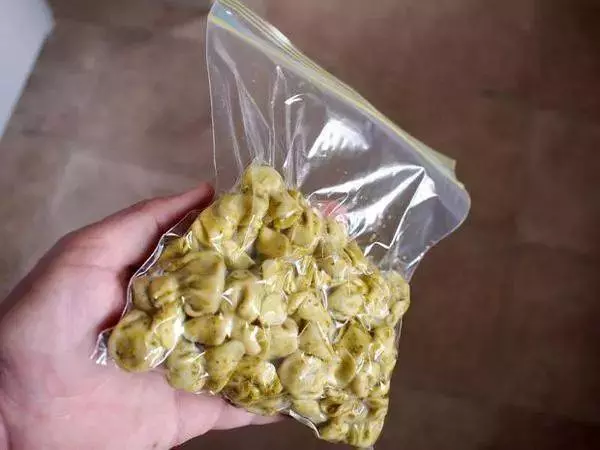 喝完飲料「吸管」不要丟,自從拿去插在花盆裡後,花友都跟著學