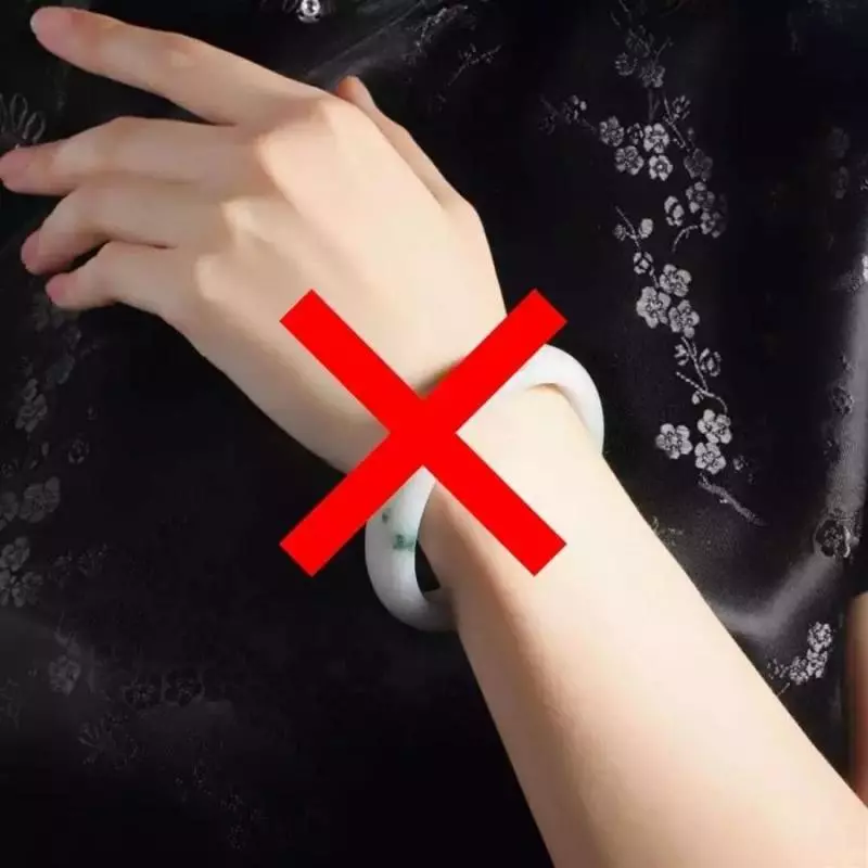老祖宗告訴你:女人戴手鐲也有講究,左手千萬不要戴!