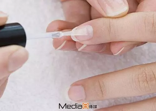 凡士林也開外掛 ! 10種超乎想像的使用法讓人再也離不開啦 !