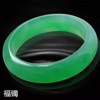 老祖宗告訴你:女人戴手鐲也有講究,左手千萬不要戴!