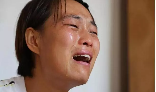 弟為救人離世四年,姐懷孕後卻接到弟的電話,一接通電話就傻了眼