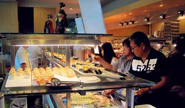 周末走起!新加坡全島最便宜自助餐大盤點,15新幣/人起