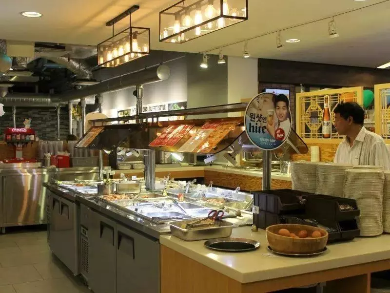 周末走起!新加坡全島最便宜自助餐大盤點,15新幣/人起