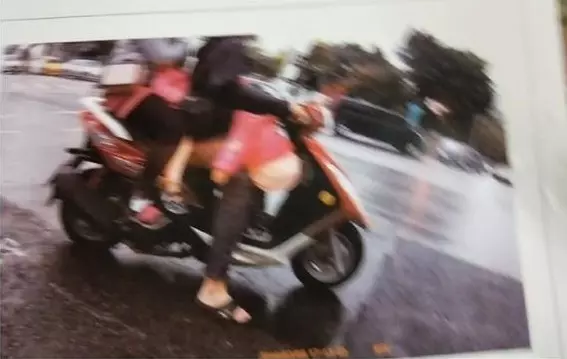 窮爸騎車「4貼」載妻小被檢舉 暴怒發文控「正義魔人」沒人情…網一面倒支持!