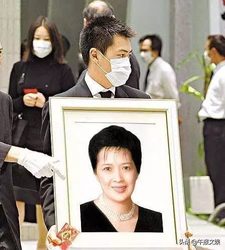 劉鑾雄原配相貌驚為天人,陪伴大劉白手起家,抗癌十年終抑鬱而亡!