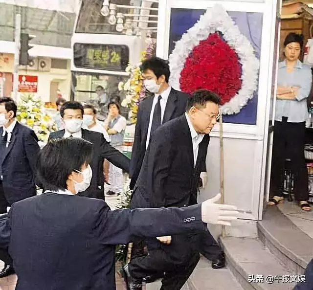 劉鑾雄原配相貌驚為天人,陪伴大劉白手起家,抗癌十年終抑鬱而亡!