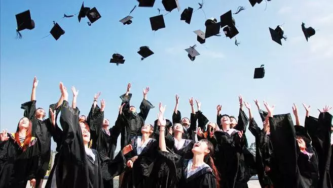 【華人有錢所以進私立大學?】人權律師為「非穆斯林」喊話,反擊馬智禮!!