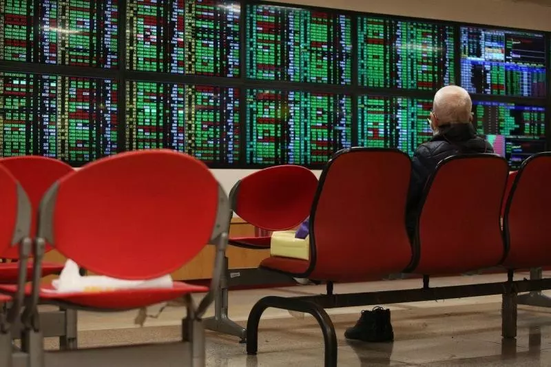 他存股十年只買「金融股」 等同每月加薪6.8萬資產破千萬