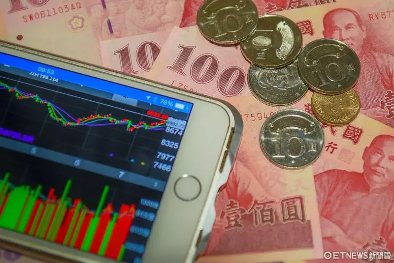 他存股十年只買「金融股」 等同每月加薪6.8萬資產破千萬