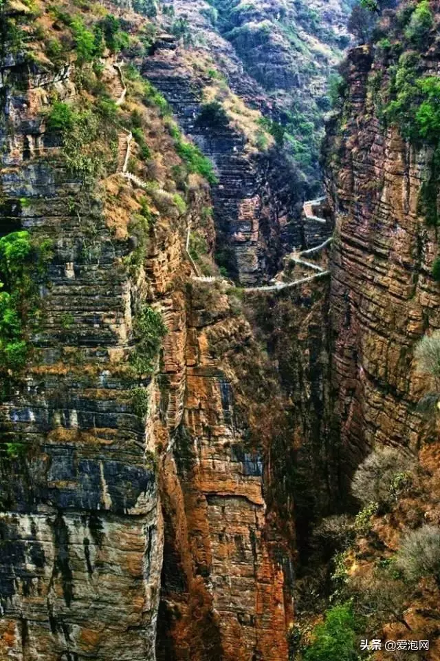 藏在大山深處的奇景,雲南武定己衣大裂谷,幾近原始的處女地!