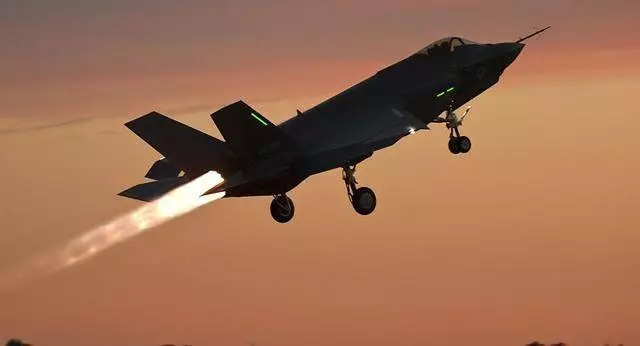 美國軍事打擊伊朗,這國將是最大幫手,F-35戰機敢到伊朗上空?