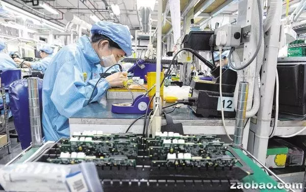 新加坡電子業及製造業傳出裁員和加班減少的情況,從事上述領域的大馬客工收入受到影響