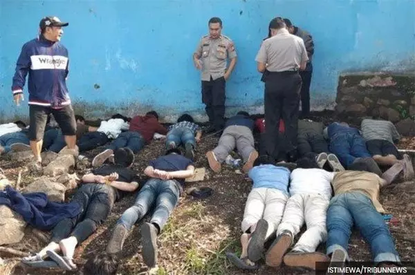 印尼首都雅加達的街頭髮生摩哆黨暴亂