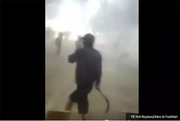 印尼首都雅加達的街頭髮生摩哆黨暴亂