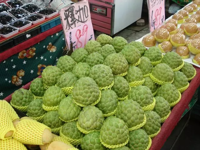 爸爸是賣水果的!他被同學嘲笑淚問「很丟臉嗎?」 一票網友透露「賣水果其實很賺」:你爸超棒
