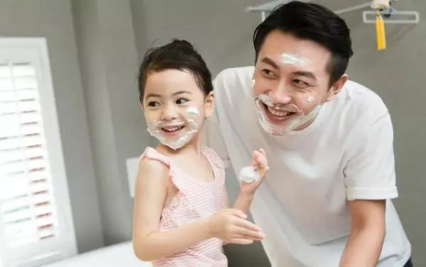 比媽媽更關鍵!研究發現「爸爸」更是影響女兒一生的人 專家:她才知道「好男人」長什麼樣!