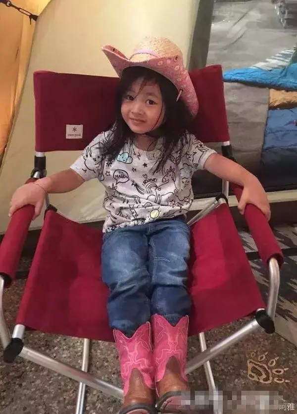 阿雅女兒證明:媽媽攢了一輩子的美貌一股腦兒發揮到了女兒身上!