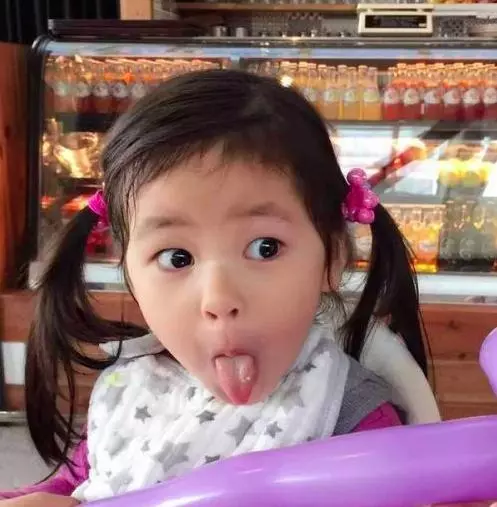 阿雅女兒證明:媽媽攢了一輩子的美貌一股腦兒發揮到了女兒身上!