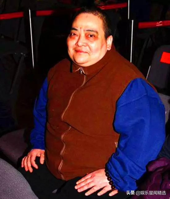 賭王女兒男人相57歲未談過戀愛?身家百億獨來獨往寄情寵物狗!