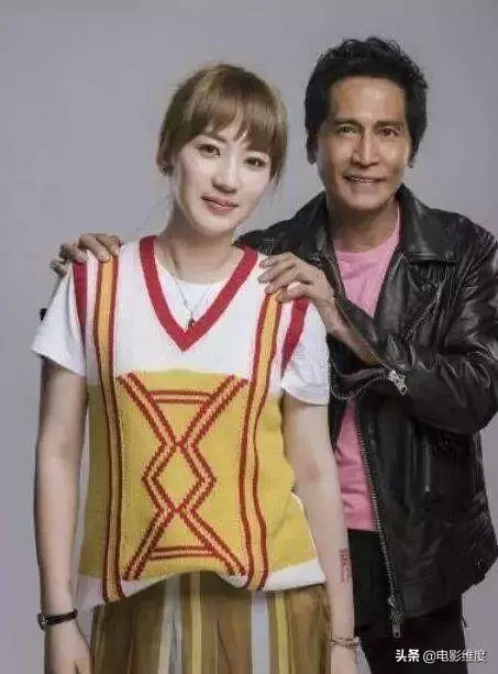 59歲齊秦娶小24歲嬌妻,生有一兒一女,一家4口幸福美滿!