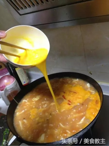 3分鐘就能搞定的酸辣湯,食材做法超級簡單,味道一點也不簡單 - .