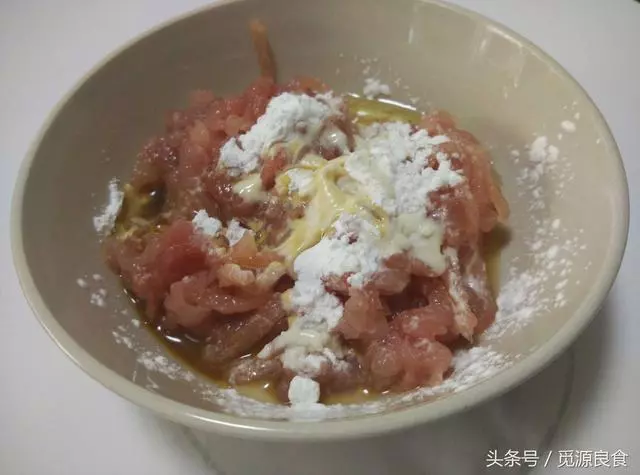 【青椒炒肉絲】才不是青椒加肉絲那麼簡單，加一點[這個]，比飯店的更美味！ - ..