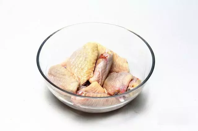 再也不用去麥噹噹買雞翅吃了,香辣炸雞翅家庭版秘方 -..