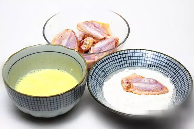再也不用去麥噹噹買雞翅吃了,香辣炸雞翅家庭版秘方 -..