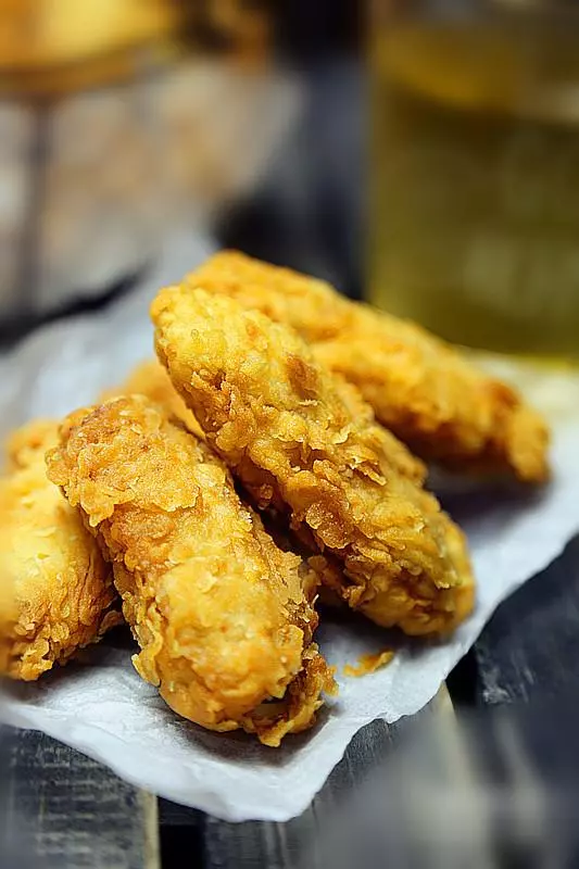 再也不用去麥噹噹買雞翅吃了,香辣炸雞翅家庭版秘方 -..