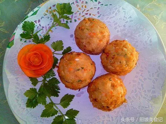 這樣做的黃金糯米肉丸,美味可口吃不膩哦!